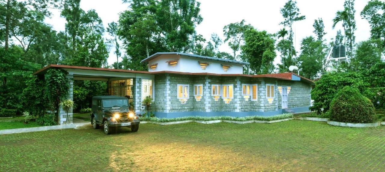 Hotel Coorg Kolamotte Gonikoppal Zewnętrze zdjęcie